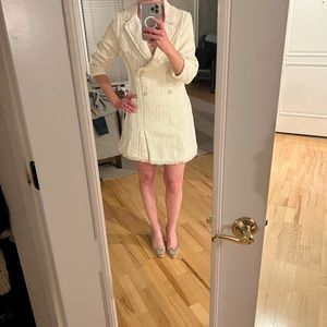 Likely NYC Ivory Emerson Dress Size 6 like new. Worn once for two hours.